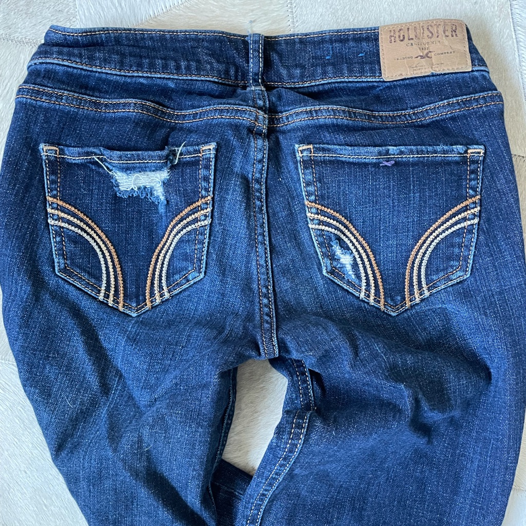 Hollister Destroyed Skinny Jeans